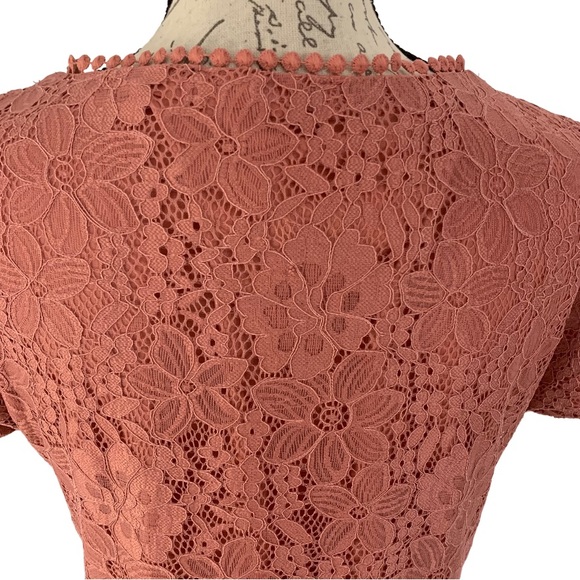 NWT $68 Cable & Gauge Allover Lace Cold Shoulder Short Sleeve Pullover Mauve S - Picture 6 of 9